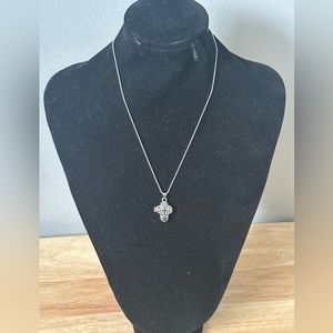Sterlin Silver Cross Pendant Necklace